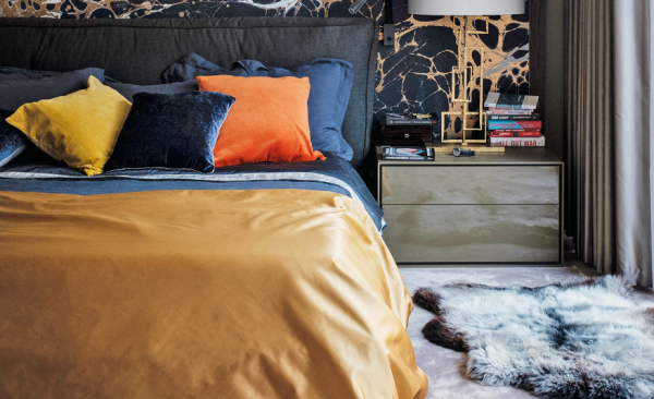 Kamar dengan karpet lembut dan tebal